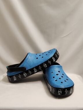CROCS X SpongeBob SquarePants OFF COURT Clogs (Unisex M Size 8, W Size 10)